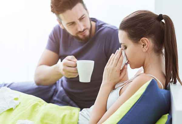 با بی احترامی خانواده همسر چه کنیم؟ (20 راهکار عملی) مراقبت-از-همسر